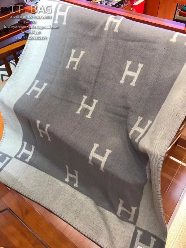 Hermes Avalon Blanket Gray 1